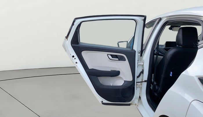 2024 Tata ALTROZ XZA + SUNROOF, Petrol, Automatic, 5,572 km, LHS Rear Door