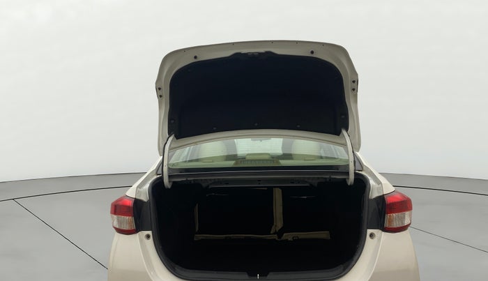 2018 Toyota YARIS G CVT, Petrol, Automatic, 65,700 km, Boot Door Open