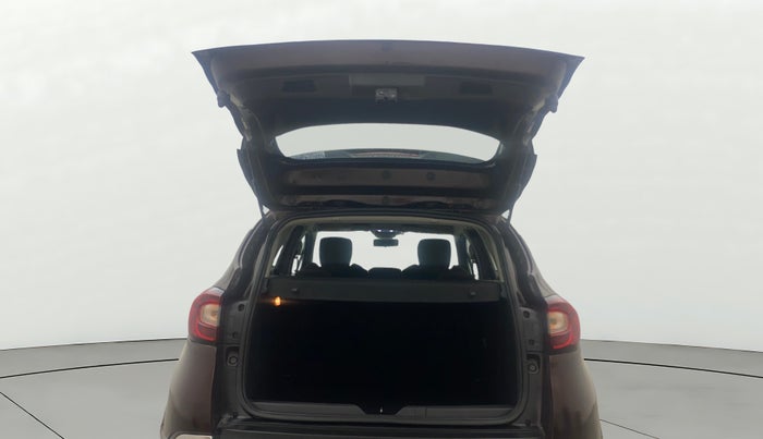 2017 Renault Captur RXT PETROL DUAL TONE, Petrol, Manual, 53,644 km, Boot Door Open