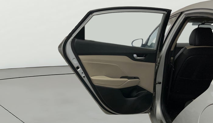 2017 Hyundai Verna 1.6 VTVT SX O, Petrol, Manual, 17,693 km, LHS Rear Door