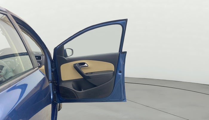 2016 Volkswagen Ameo HIGHLINE1.5L, Diesel, Manual, 1,02,971 km, RHS Front Door