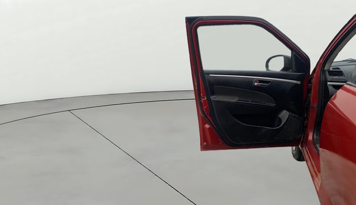 2013 Maruti Swift VXI, Petrol, Manual, 1,06,812 km, LHS Front Door