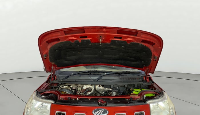 2015 Mahindra TUV300 T8, Diesel, Manual, 70,354 km, Open Bonet