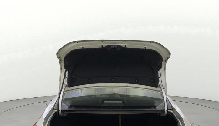 2016 Toyota Corolla Altis VL CVT PETROL, Petrol, Automatic, 27,665 km, Boot Door Open