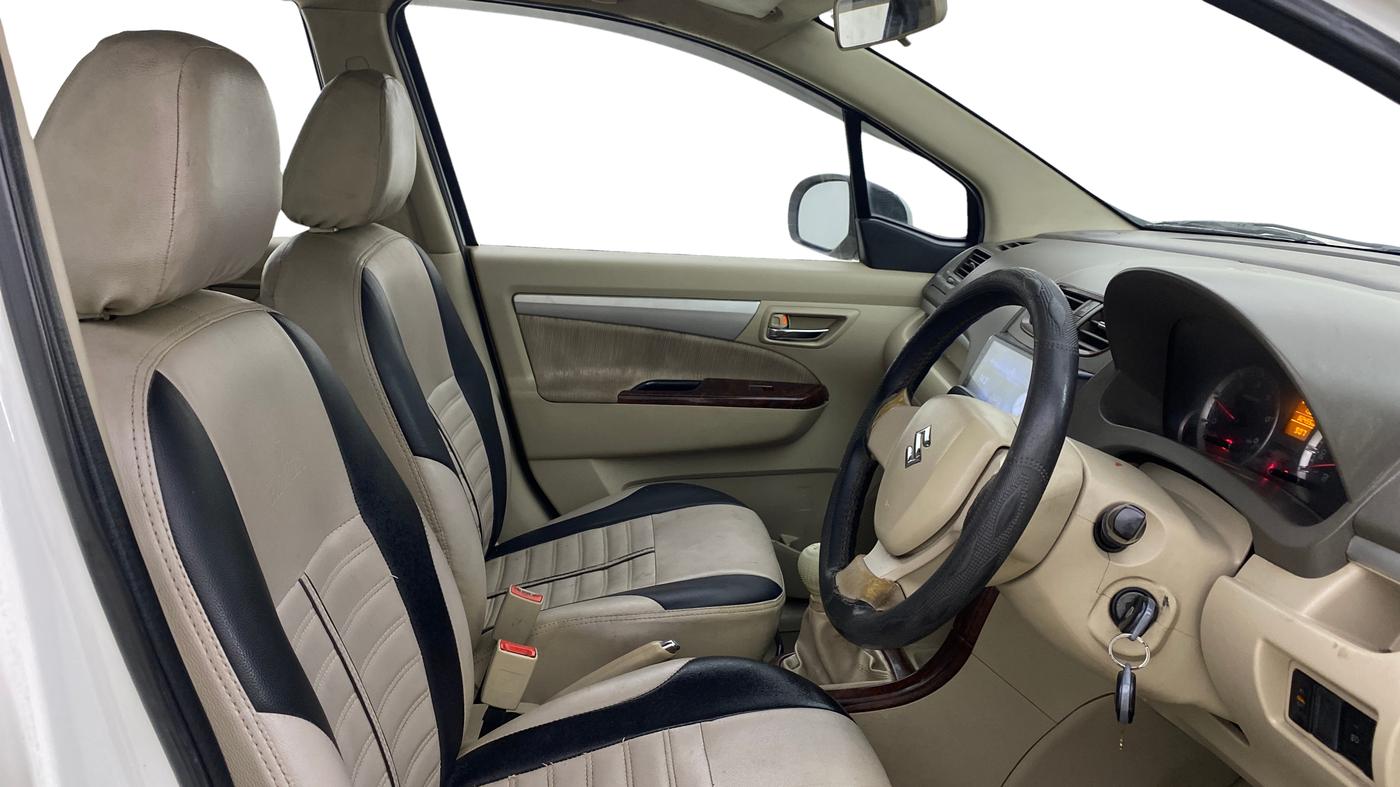 2015 Maruti Ertiga VDI, Diesel, Manual, 82,454 km, Right Side Front Door Cabin