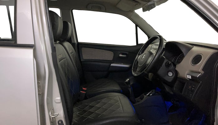 2014 Maruti Wagon R 1.0 VXI, Petrol, Manual, 38,668 km, Right Side Front Door Cabin