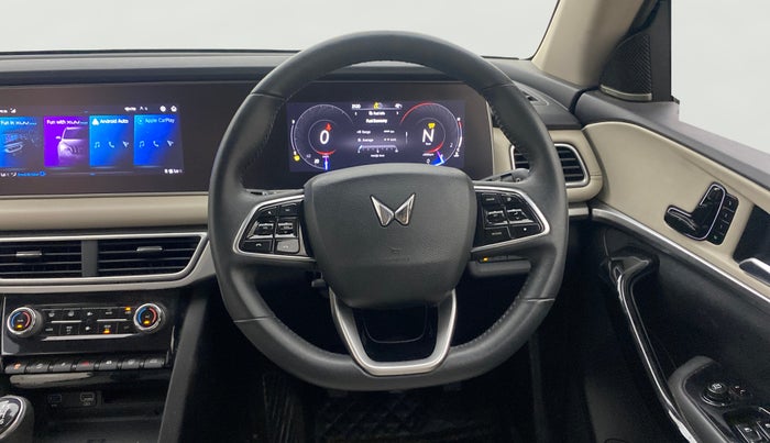 2023 Mahindra XUV700 AX 7 LUXURY D MT 7 STR, Diesel, Manual, 1,09,565 km, Steering Wheel Close Up