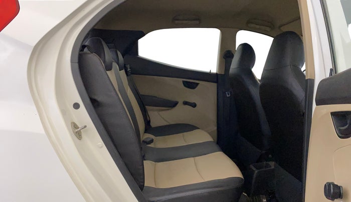 2014 Hyundai Eon ERA +, Petrol, Manual, 79,707 km, Right Side Rear Door Cabin