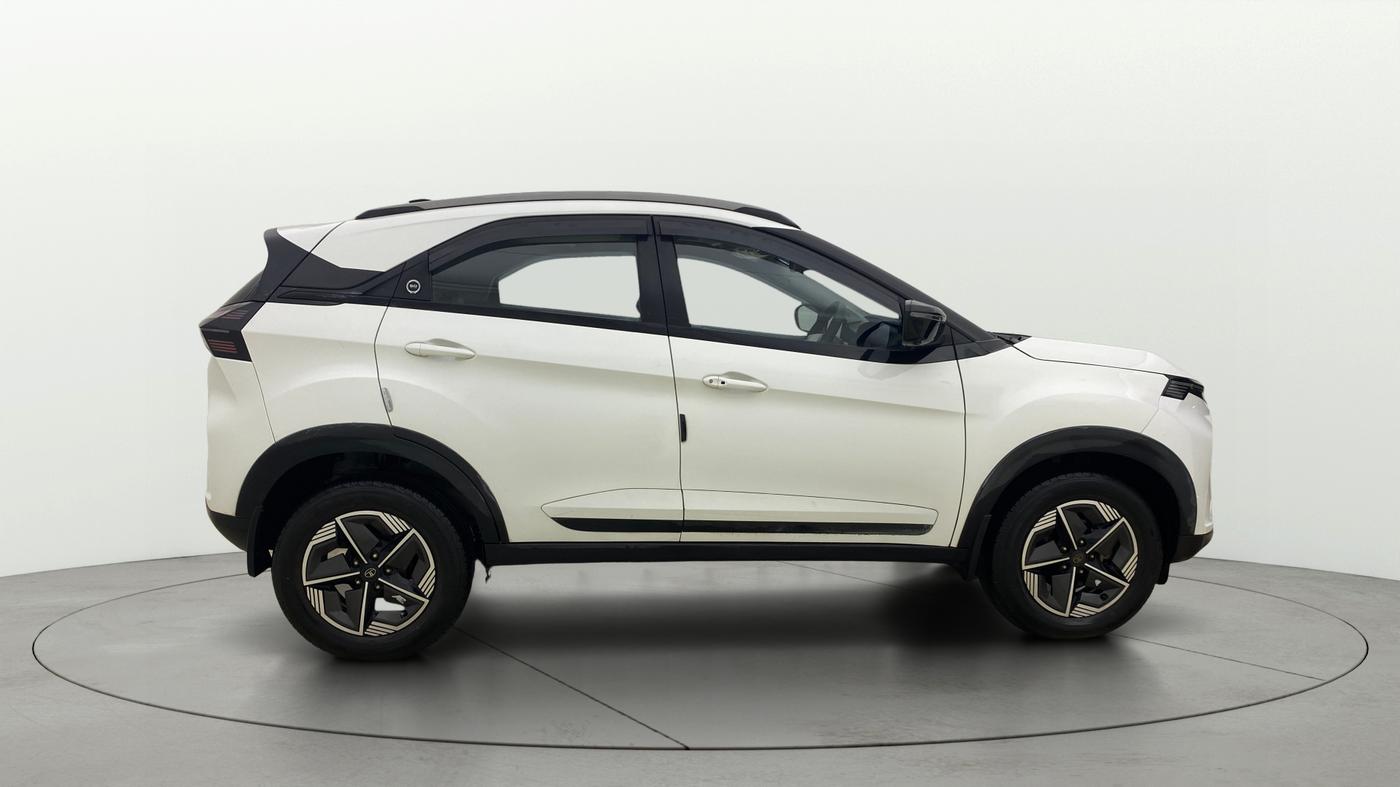 2024 Tata NEXON CREATIVE+ SUNROOF AMT 1.2 PETROL, Petrol, Automatic, 17,533 km, Right Side View