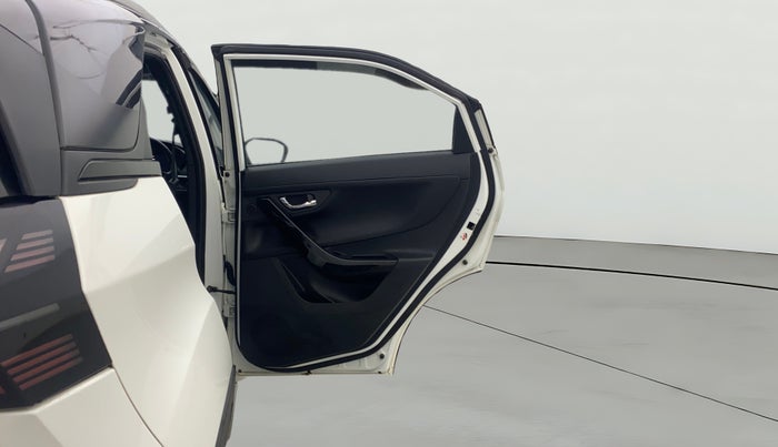 2023 Tata NEXON FEARLESS + SUNROOF DUAL TONE 1.2 PETROL, Petrol, Manual, 13,619 km, RHS Rear Door