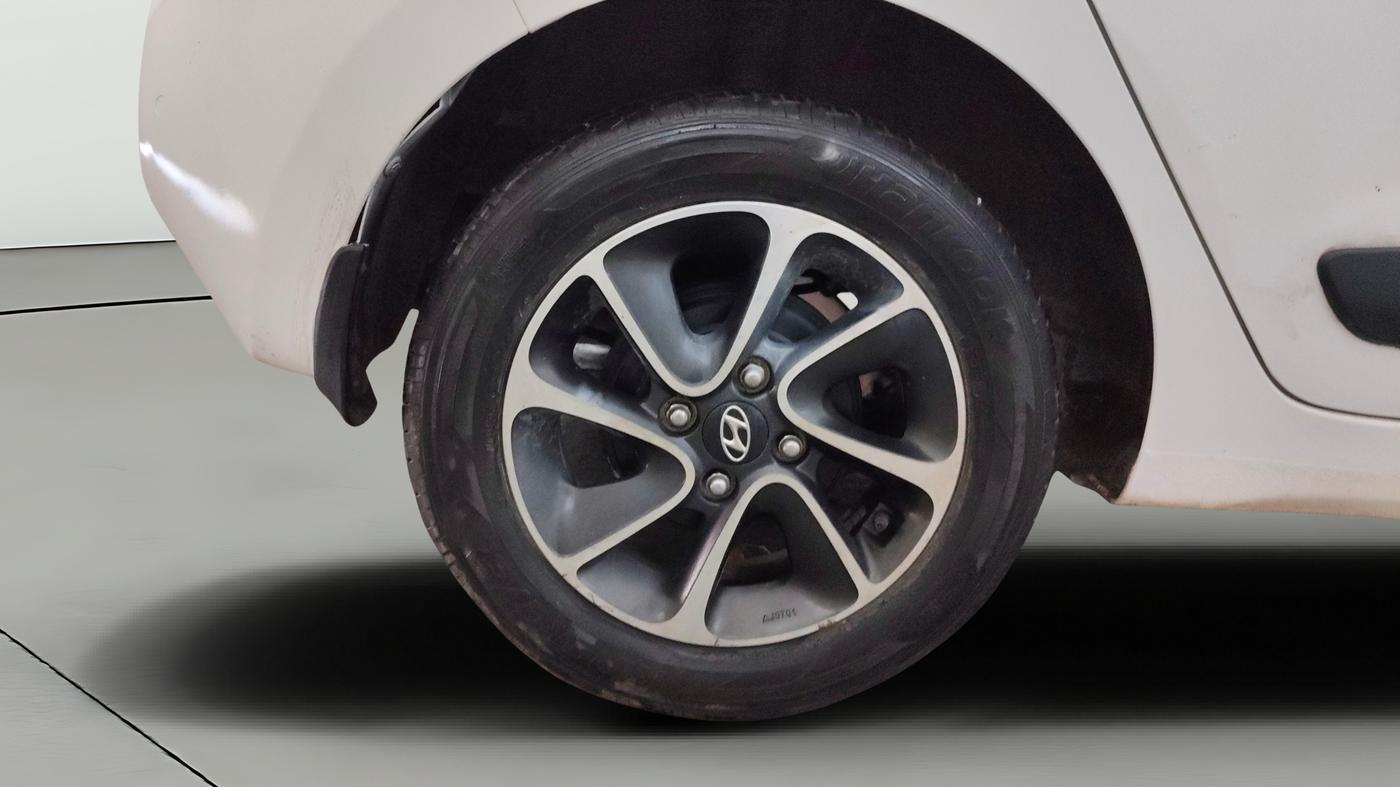 2019 Hyundai Grand i10 SPORTZ AT 1.2 KAPPA VTVT, Petrol, Automatic, 18,810 km, Right Rear Wheel