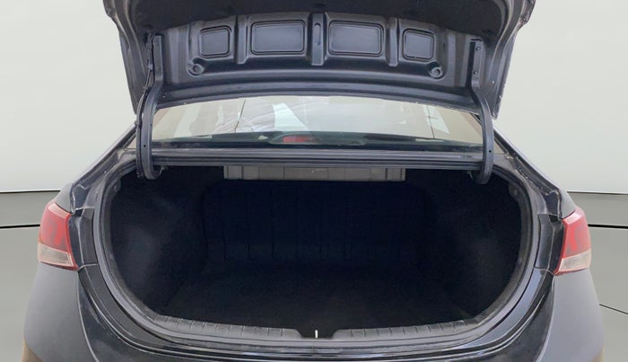 2018 Hyundai Verna 1.6 VTVT SX, Petrol, Manual, 84,701 km, Boot Open Zoomed View