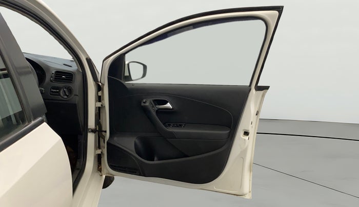 2017 Volkswagen Polo COMFORTLINE 1.2L, Petrol, Manual, 53,815 km, RHS Front Door