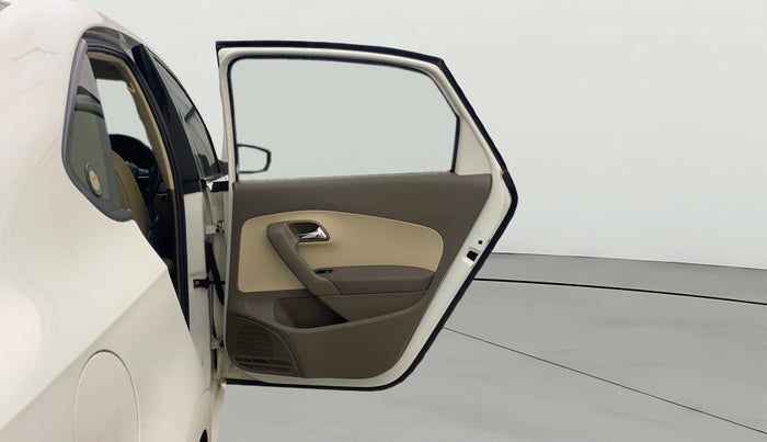 2014 Skoda Rapid ELEGANCE 1.6 MPI AT, CNG, Automatic, 43,105 km, RHS Rear Door