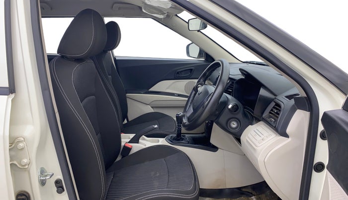 2023 Mahindra XUV300 W4 1.2 PETROL, Petrol, Manual, 14,651 km, Right Side Front Door Cabin