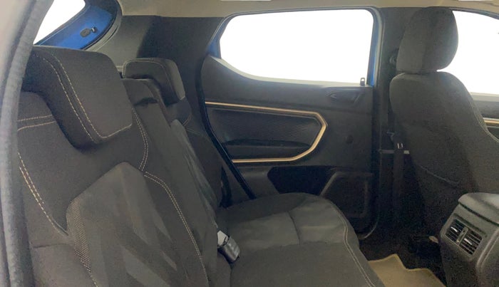 2021 Renault Kiger RXT MT, Petrol, Manual, 29,497 km, Right Side Rear Door Cabin