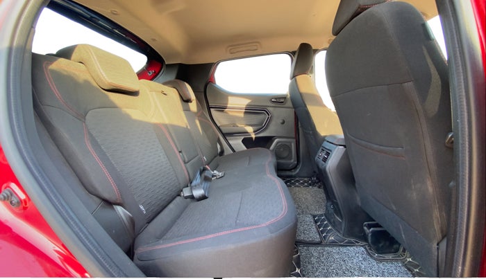 2023 Renault Kiger RXZ TURBO CVT DUAL TONE, CNG, Automatic, 19,444 km, Right Side Rear Door Cabin