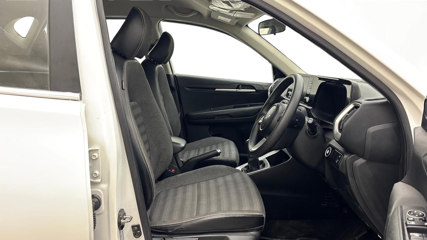 2022 KIA SONET HTK PLUS 1.5, Diesel, Manual, 1,48,756 km, Right Side Front Door Cabin