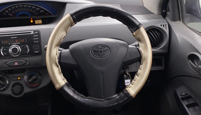 2013 Toyota Etios Liva G, Petrol, Manual, 76,853 km, Steering Wheel Close Up