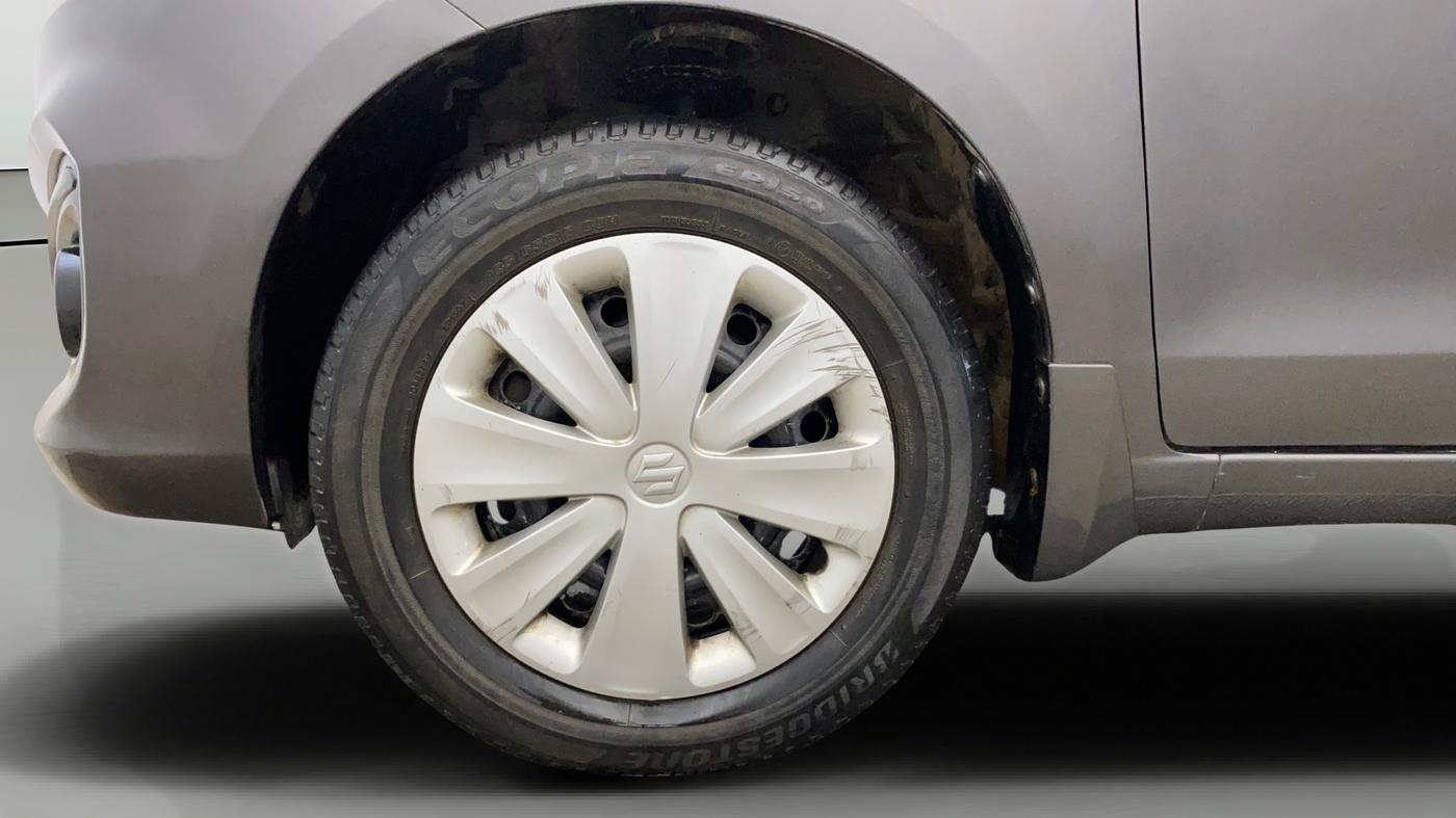 2016 Maruti Ertiga VXI, CNG, Manual, 55,861 km, Left Front Wheel