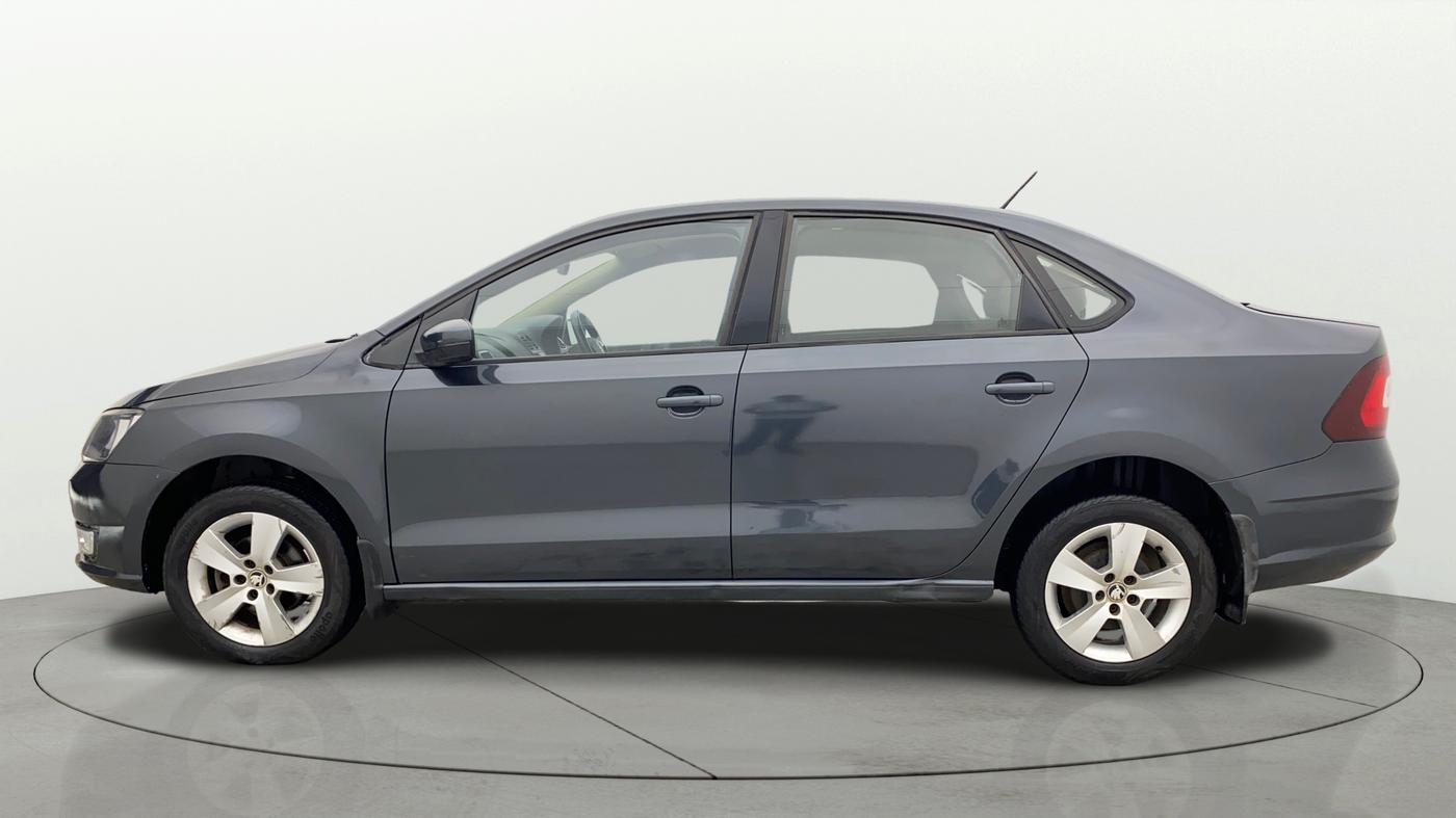 2017 Skoda Rapid AMBITION 1.6 MPI MT, Petrol, Manual, 34,644 km, Left Side