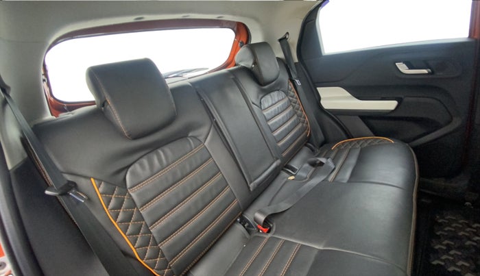 2022 Tata PUNCH CREATIVE  MT, Petrol, Manual, 28,283 km, Right Side Rear Door Cabin