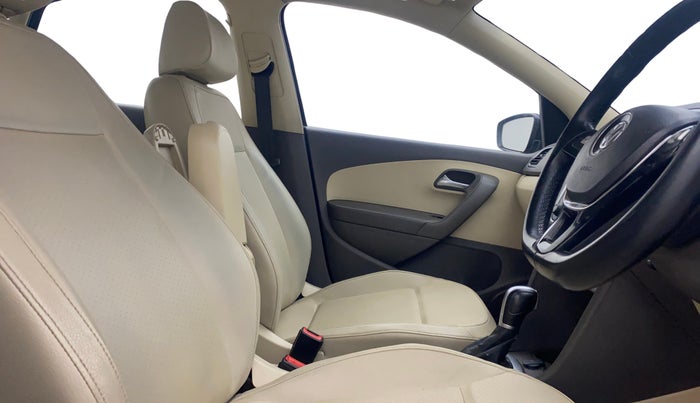 2014 Volkswagen Vento HIGHLINE 1.2 TSI, Petrol, Manual, 1,13,524 km, Right Side Front Door Cabin