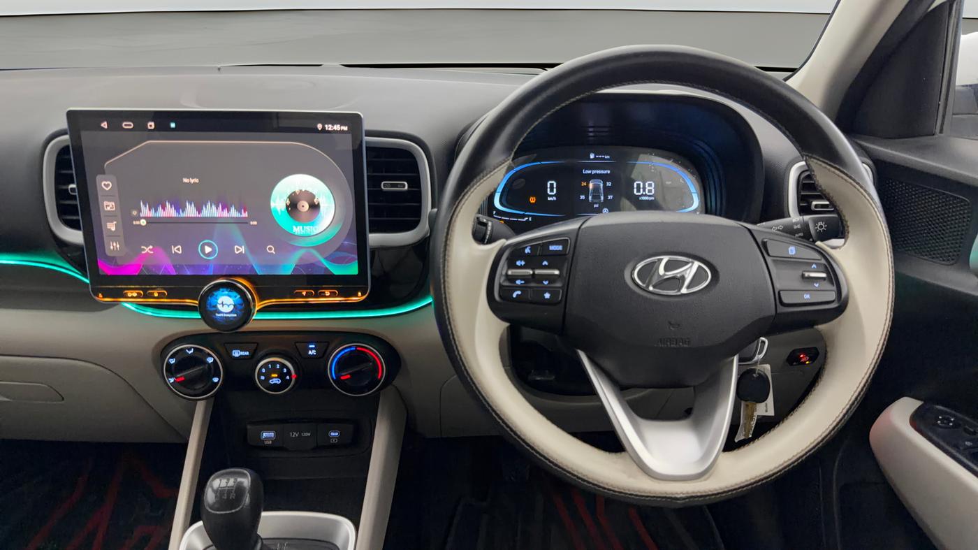 2024 Hyundai VENUE S(O) 1.2, CNG, Manual, 31,830 km, Steering Wheel Close Up