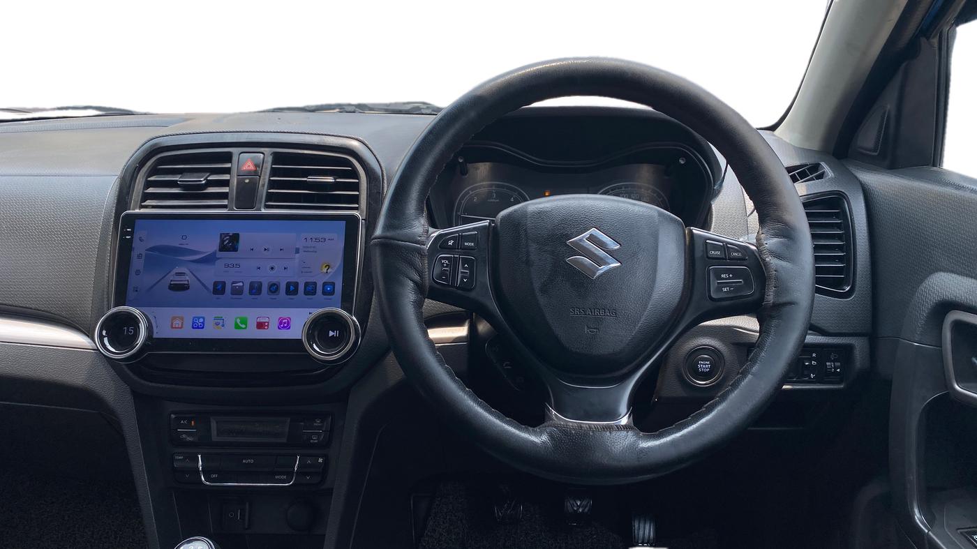 2017 Maruti Vitara Brezza ZDI PLUS DUAL TONE, Diesel, Manual, 1,07,232 km, Steering Wheel Close Up
