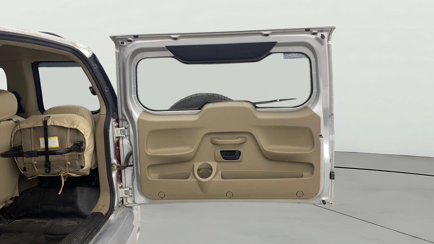2019 Mahindra TUV300 T10, Diesel, Manual, 32,346 km, Boot Door Open