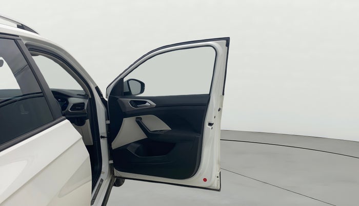 2025 Volkswagen TAIGUN Highline Plus 1.0 TSI AT, Petrol, Automatic, 9,799 km, RHS Front Door