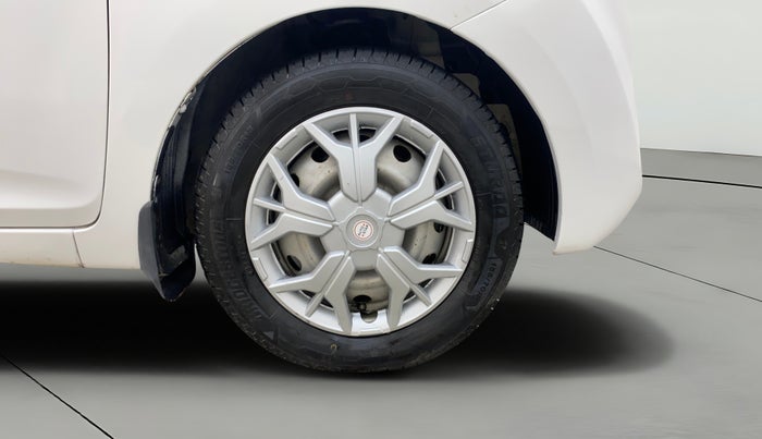 2018 Hyundai Eon ERA +, Petrol, Manual, 32,249 km, Right Front Wheel