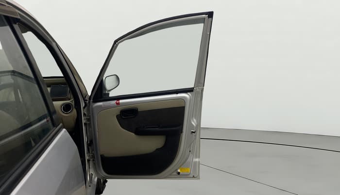 2015 Tata Nano TWIST XTA, Petrol, Automatic, 34,482 km, RHS Front Door