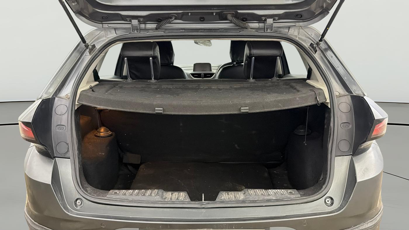 2022 Tata ALTROZ XZ PETROL, Petrol, Manual, 68,741 km, Boot Open Zoomed View