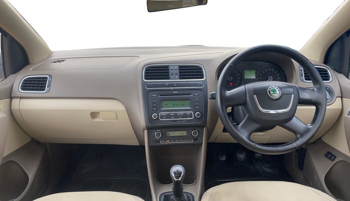 2013 Skoda Rapid ELEGANCE 1.6 TDI CR MT, Diesel, Manual, 85,878 km, Dashboard