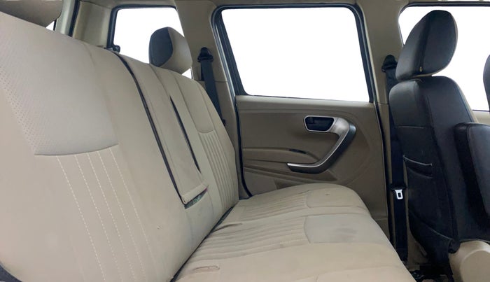 2021 Mahindra BOLERO NEO N10 R, Diesel, Manual, 60,763 km, Right Side Rear Door Cabin