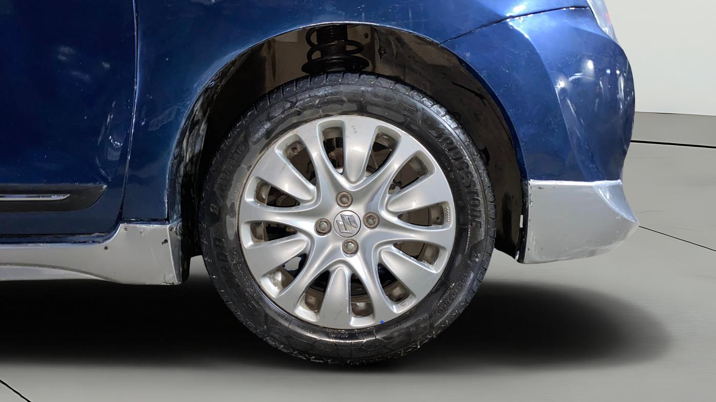 2017 Maruti Baleno ZETA PETROL 1.2, Petrol, Manual, 74,404 km, Right Front Wheel