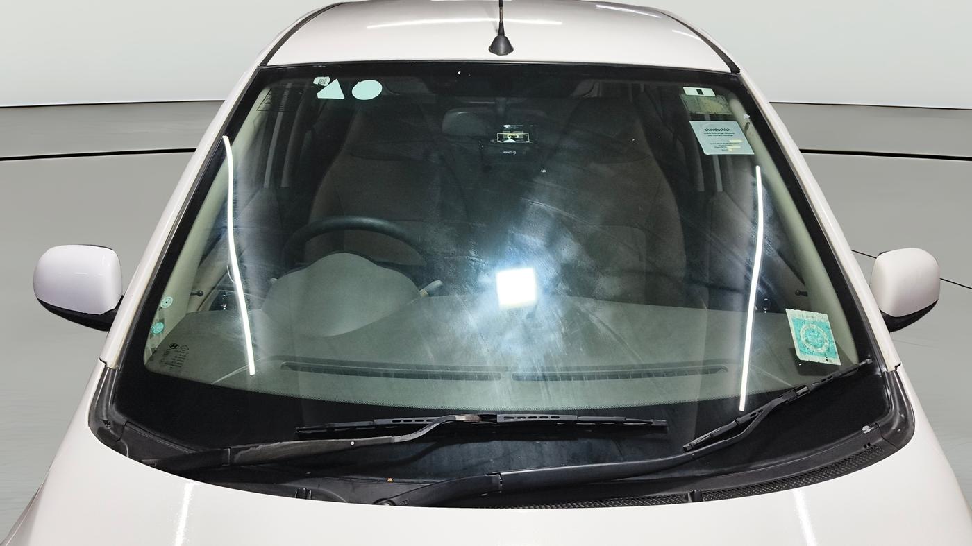 2014 Hyundai i10 SPORTZ 1.1, Petrol, Manual, 96,895 km, Front Windshield