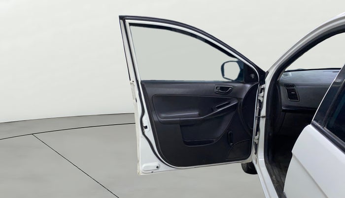 2017 Tata Bolt XE QUADRAJET, Diesel, Manual, 56,961 km, LHS Front Door