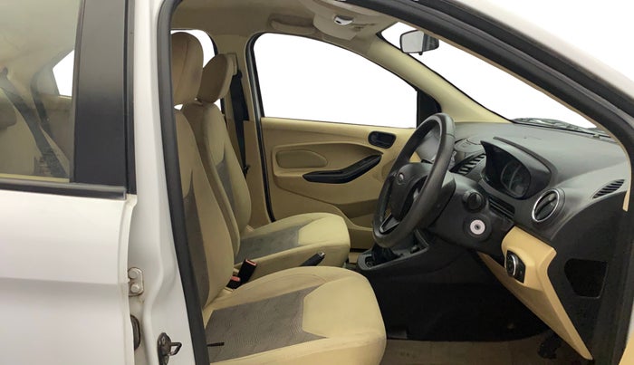 2016 Ford Figo Aspire TITANIUM 1.2 PETROL, Petrol, Manual, 62,201 km, Right Side Front Door Cabin