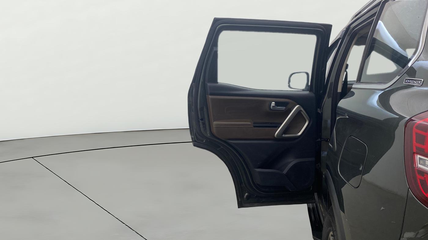 2023 Mahindra SCORPIO-N Z8 L DIESEL AT 4WD 7 STR, Diesel, Automatic, 45,447 km, LHS Rear Door