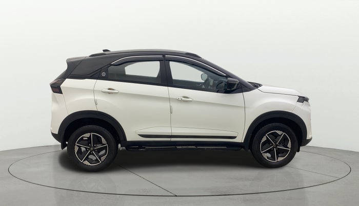 2023 Tata NEXON FEARLESS + SUNROOF DUAL TONE 1.2 PETROL, Petrol, Manual, 13,619 km, Right Side View