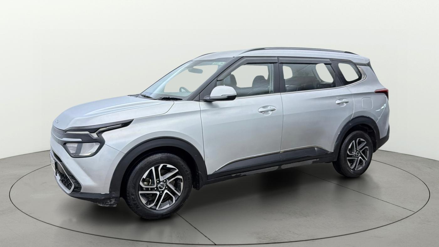 2022 KIA CARENS PRESTIGE PLUS 1.5 DIESEL 7 STR, Diesel, Manual, 1,08,459 km, Left Front Diagonal