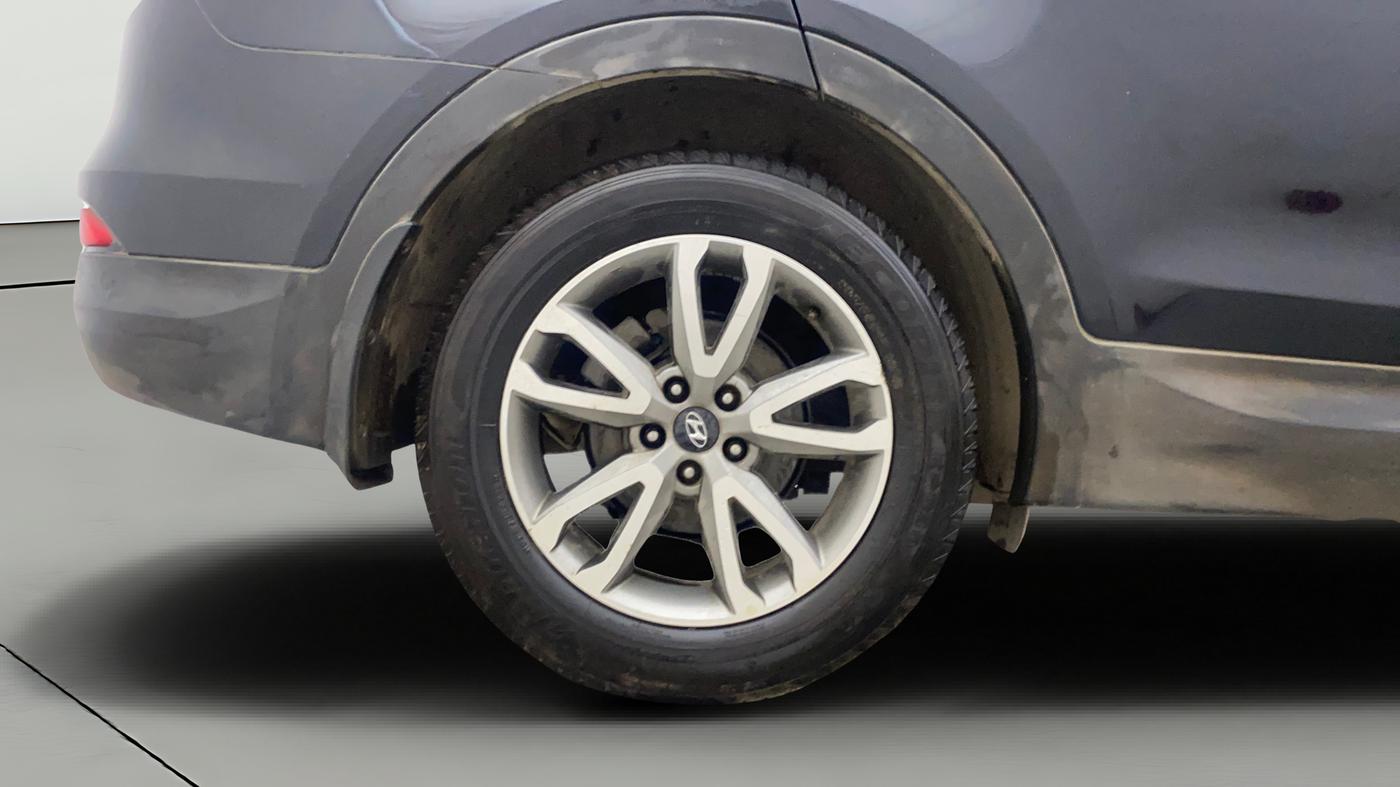 2015 Hyundai Santa Fe 4 WD AT, Diesel, Automatic, 67,536 km, Right Rear Wheel