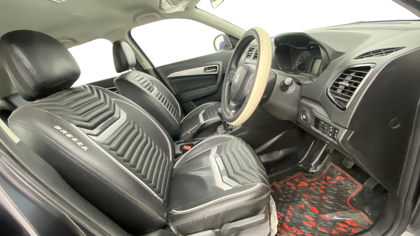 2021 Maruti Vitara Brezza ZXI, Petrol, Manual, 93,998 km, Right Side Front Door Cabin