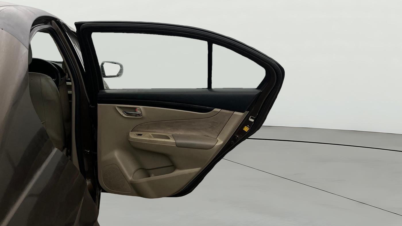 2016 Maruti Ciaz VDI+ SHVS, Diesel, Manual, 1,03,018 km, RHS Rear Door