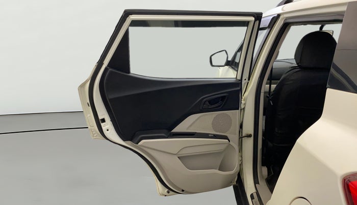 2023 Mahindra XUV300 W6 1.5 DIESEL AMT, Diesel, Automatic, 66,030 km, LHS Rear Door