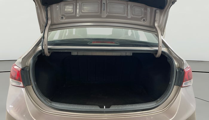 2018 Hyundai Verna 1.6 VTVT SX, Petrol, Manual, 51,170 km, Boot Open Zoomed View