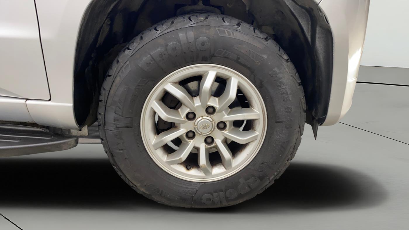 2018 Mahindra TUV300 T8, Diesel, Manual, 49,539 km, Right Front Wheel