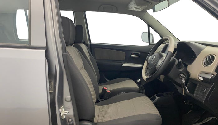 2015 Maruti Wagon R 1.0 LXI, Petrol, Manual, 48,758 km, Right Side Front Door Cabin